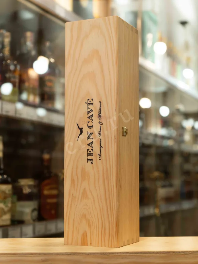 В магазине Крю Профи Jean Cave Vieil Armagnac AOC wooden box 1971 0.7 л