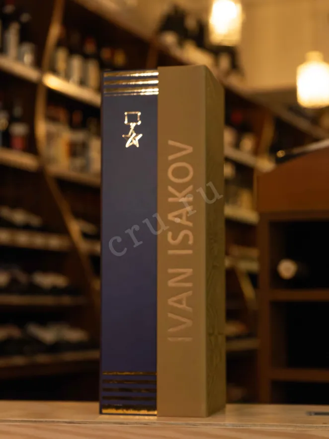 В магазине Крю Профи Marshal I.S. Isakov Collector's in a gift box 2005 0.7 л