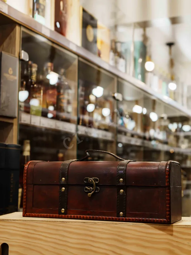 В магазине Крю Профи Chateau de Montifaud 20 Years wooden box 0.7 л