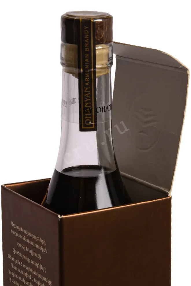 В подарочной коробке Ohanyan 10 Years in gift box 0.7 л
