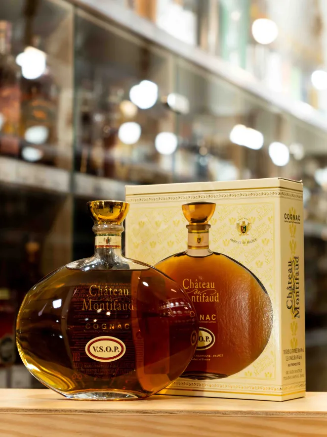 В магазине Крю Профи Chateau de Montifaud Petite Champagne VSOP gift box 0.5 л