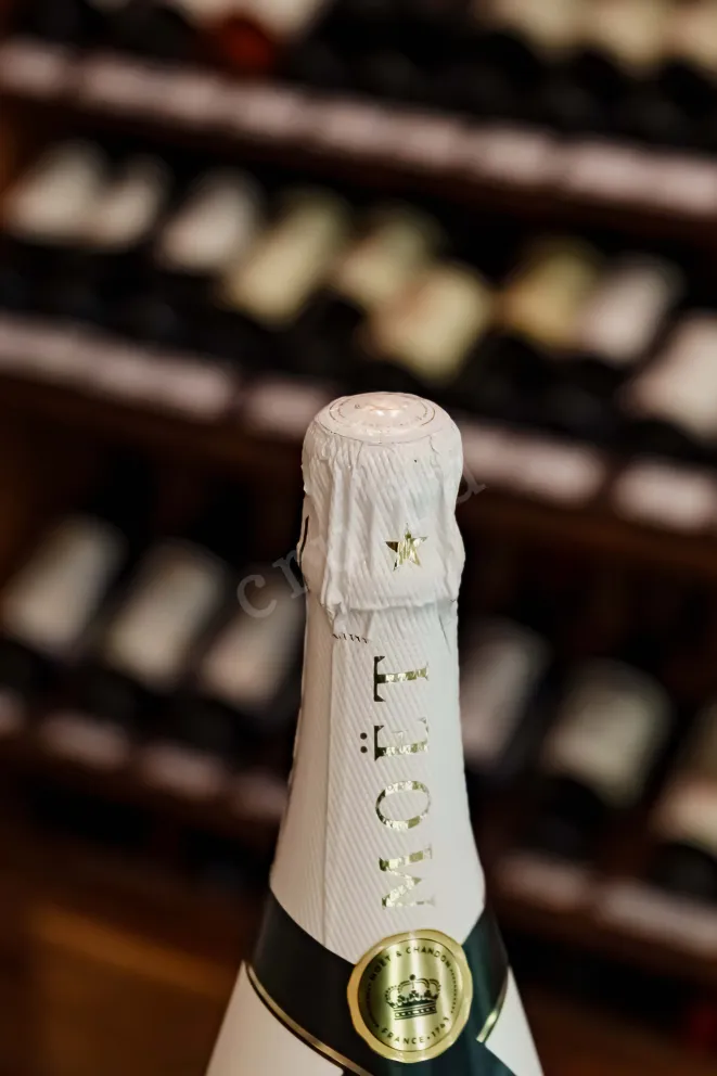 Пробка Moet & Chandon Ice Imperial Demi-Sec 2021 0.75 л