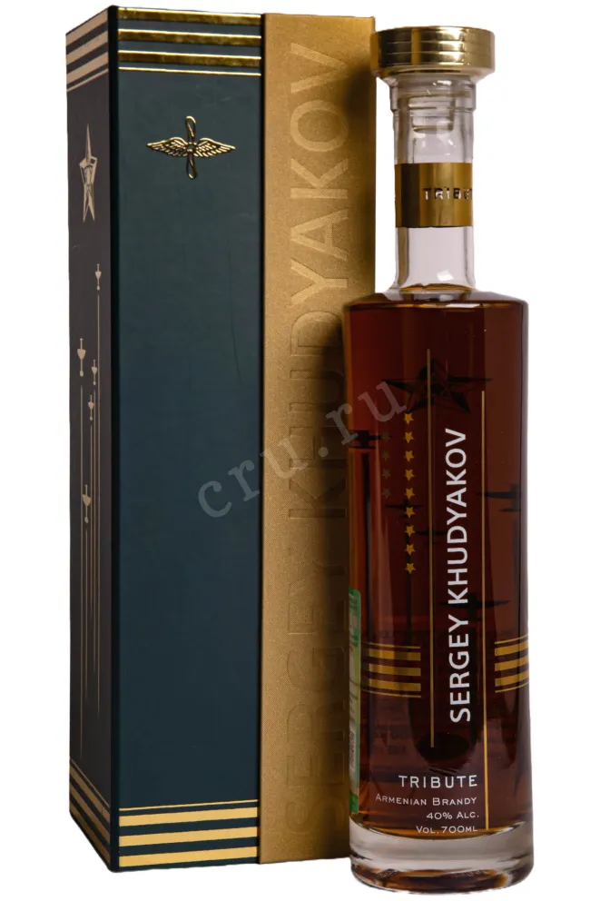 Коньяк Маршал С.А. Худяков Коллекционный в подарочной упаковке 2005 0.7 л