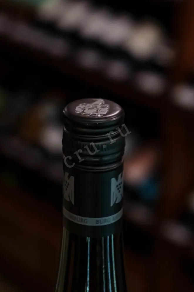 Пробка Burg Ravensburg Sulzfeld Riesling 2023 0.75 л
