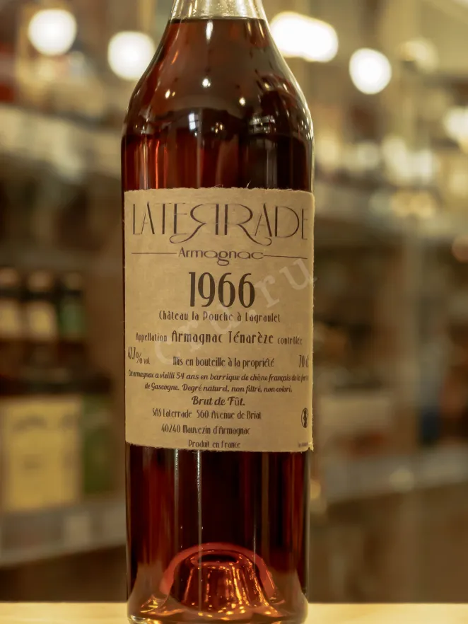 В магазине Крю Профи Laterrade Chateau de La Pouche Armagnac Tenareze in wooden box 1966 0.7 л