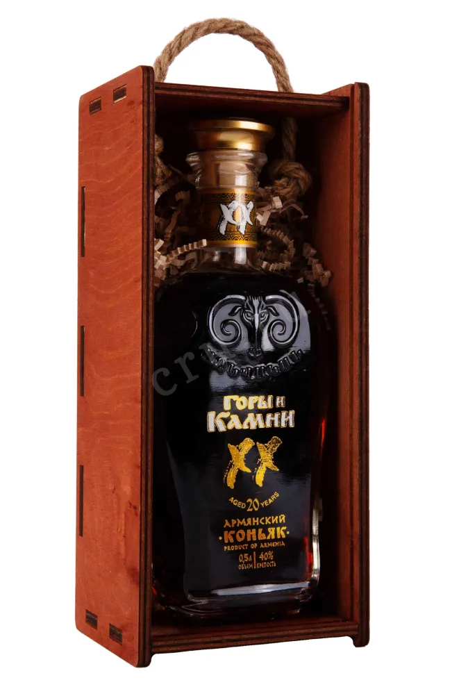 В деревянной коробке Mountains and Rocks 20 years in wooden box 0.5 л