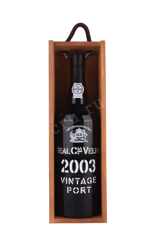 В подарочной коробке Real Companhia Velha Vintage Port wooden box 2003 0.75 л