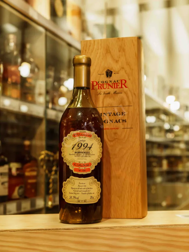 В магазине Крю Профи Prunier Vintage 1994 Borderies AOC in wooden box 1994 0.7 л