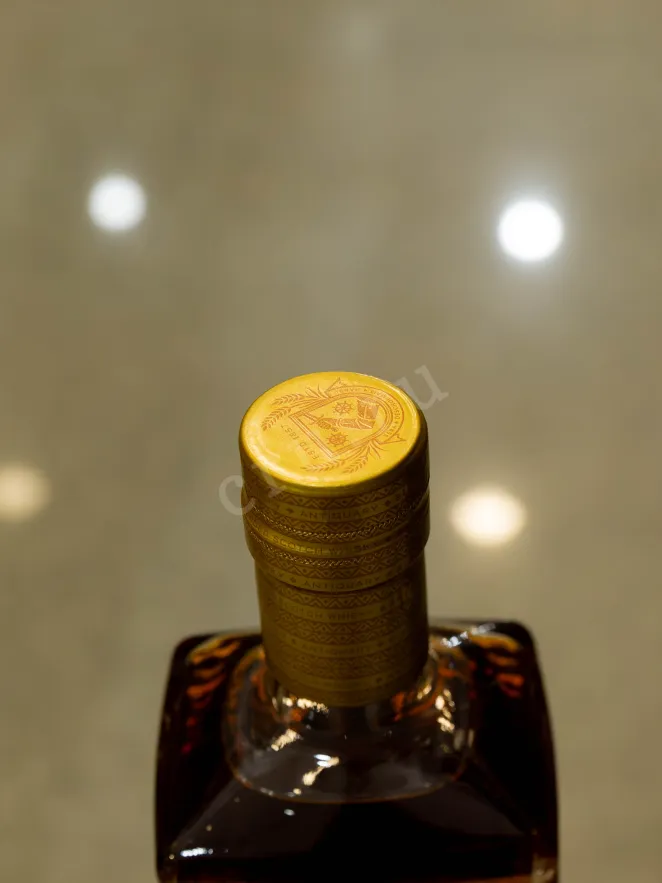 Пробка Antiquary Port Casks 21 years in gift box 0.7 л