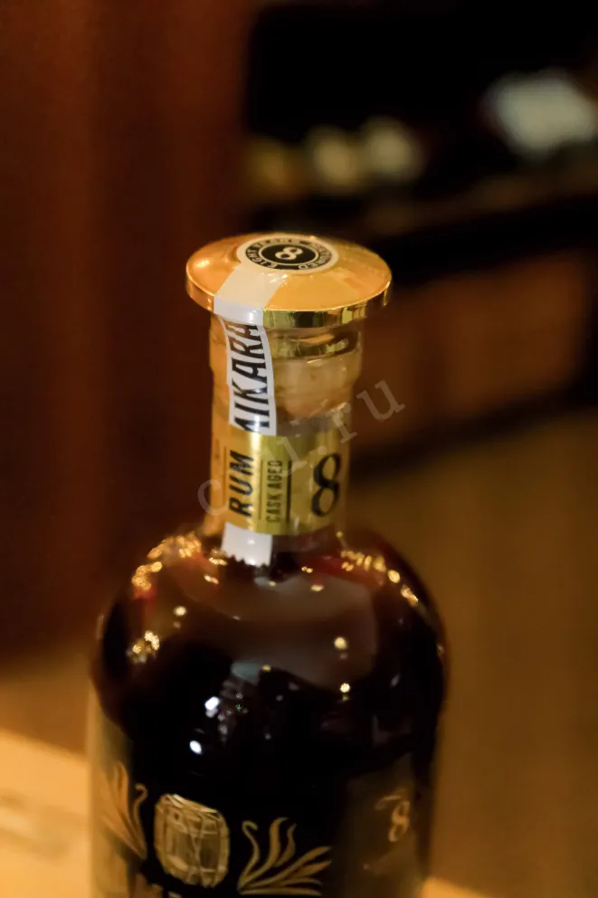 Пробка Camikara Rum 8 YO gift box 0.7 л
