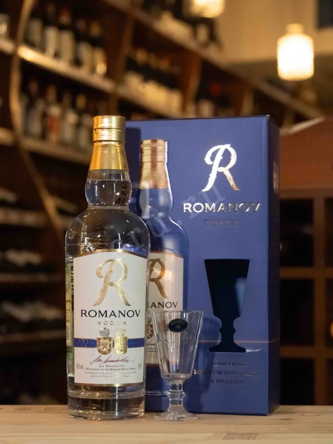 В магазине Крю Профи Romanov in gift box with a Lafitnik shot glass 0.7 л
