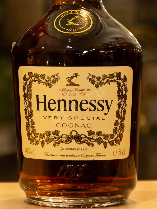 В магазине Крю Профи Hennessy Very Special 0.5 л