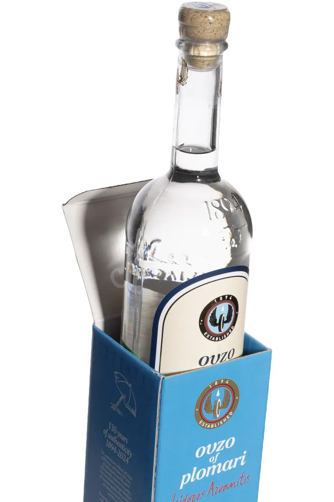 В подарочной коробке Plomari Isidoros Azvanitis in gift box 0.7 л