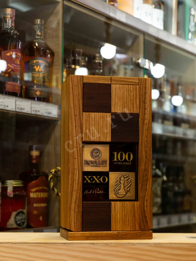 В магазине Крю Профи Roullet ХXО Chess Edition 0.7 л