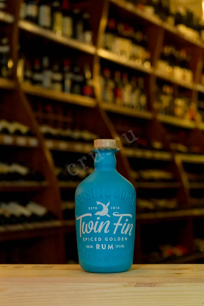 В магазине Крю Профи Twin Fin Spiced Golden 0.7 л
