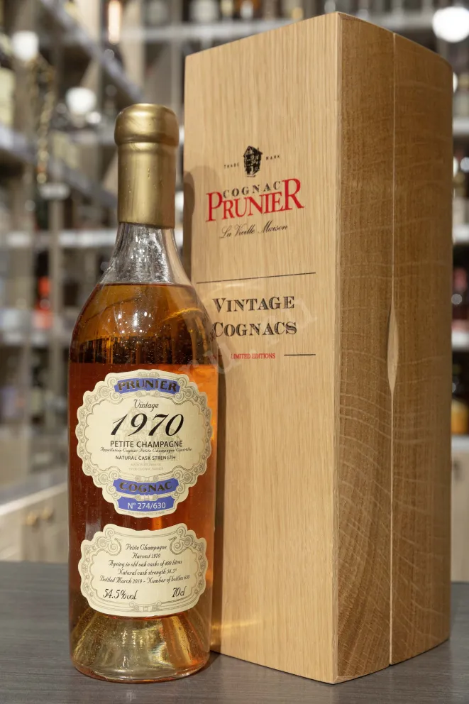 В магазине Крю Профи Prunier 1970 0.7 л