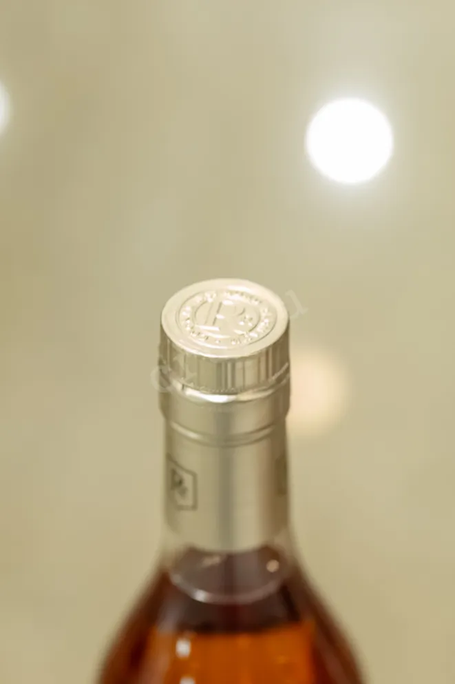 Пробка Raymond Ragnaud VS Grand Champagne 1er Cru De Cognac in gift box 0.7 л
