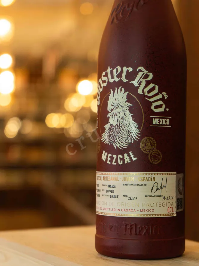 В магазине Крю Профи Rooster Rojo Joven 0.7 л