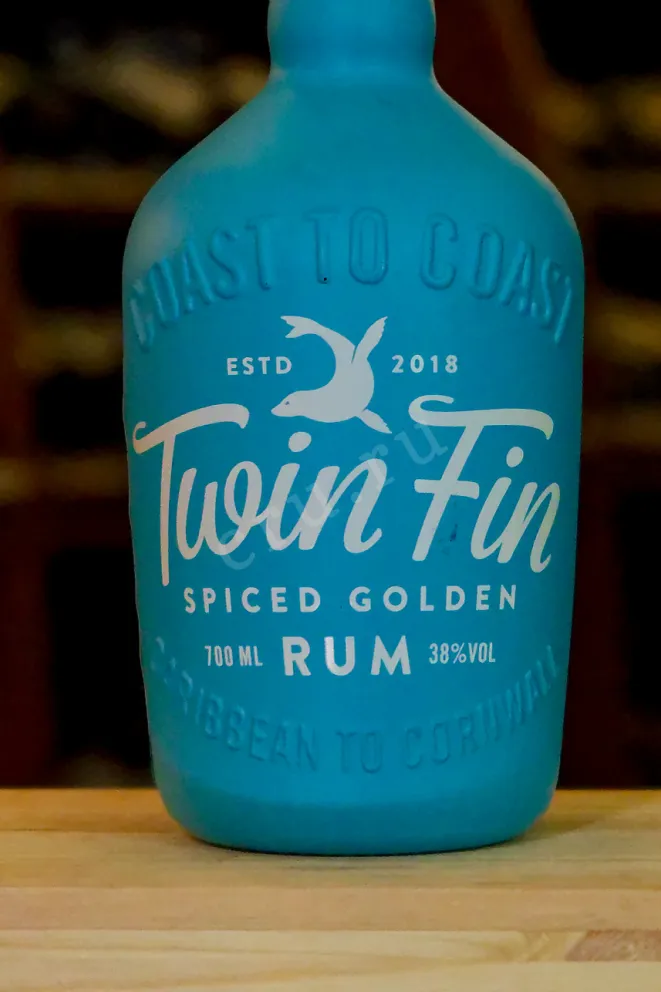 В магазине Крю Профи Twin Fin Spiced Golden 0.7 л