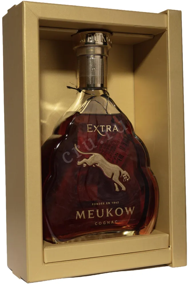 В подарочной коробке Meukow Extra 2014 0.7 л