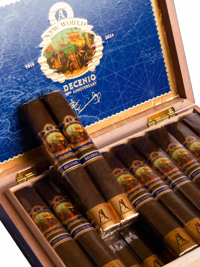 Коробка с сигарами AJ Fernandez New World Decenio Gordo