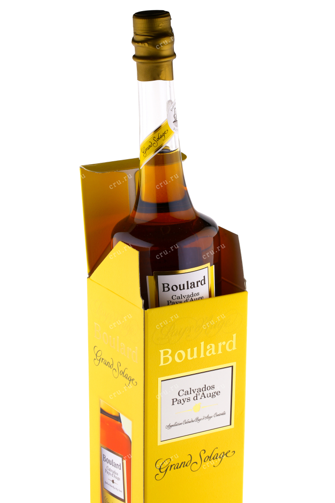 Бутылка кальвадоса Булар Гранд Солаж 0.7 в подарочной коробке