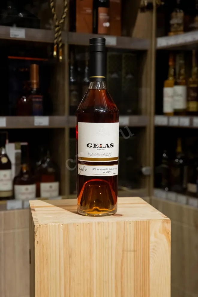 В магазине Крю Профи Gelas 1981 0.7 л