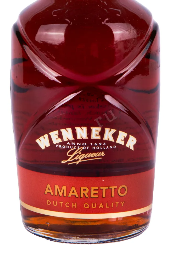 Этикетка ликера Веннекер Амаретто 0.7