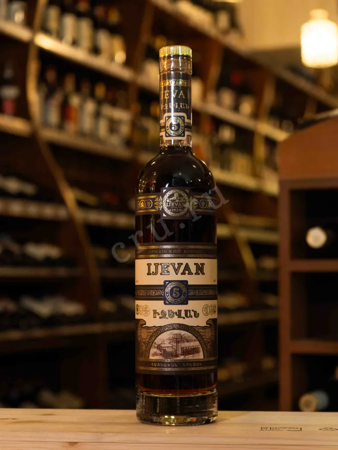 В магазине Крю Профи ijevan 5 years in box 0.7 л