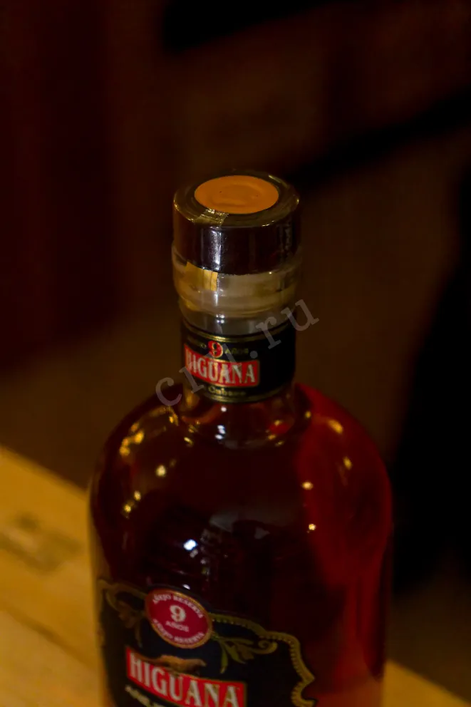 Пробка Higuana Anejo Reserva 9 years 0.7 л