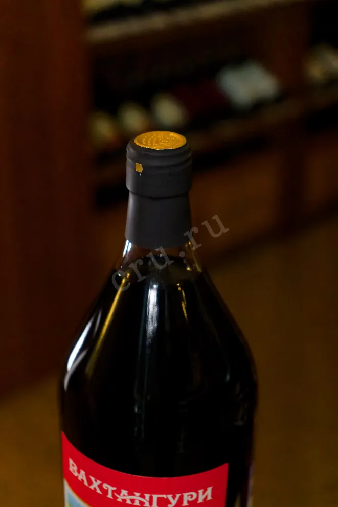 Пробка Vahtanguri Georgian Homemade Wine Red Semisweet 2022 2 л