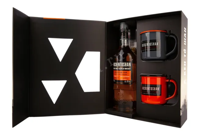 В подарочной коробке набор с кружками Auchentoshan American Oak 0.7 л