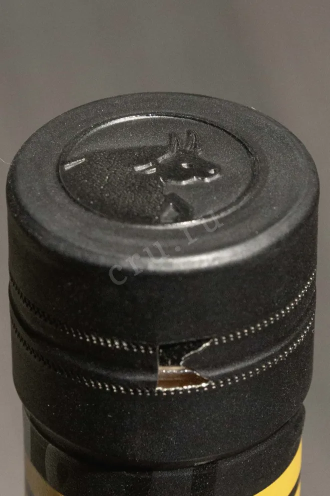 Пробка M&H Elements Pomegranate Wine gift box 0.7 л