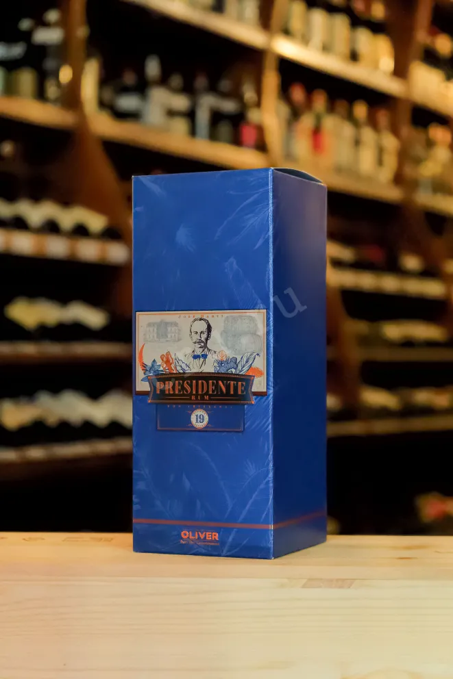 В магазине Крю Профи Oliver Presidente Marti 19 years gift box 0.7 л