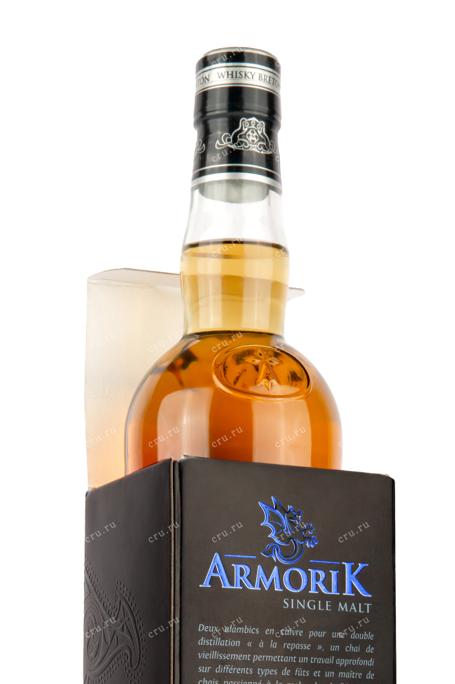 Виски Armorik Dervenn 0,7 в подарочной упаковке