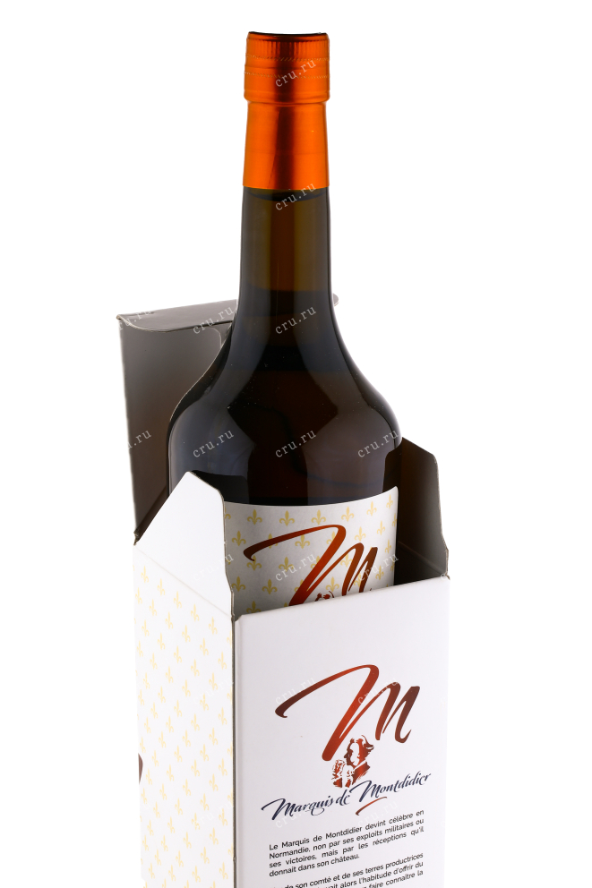 Бутылка кальвадоса Маркиз де Мондидье VS 0.7в подарочной коробке