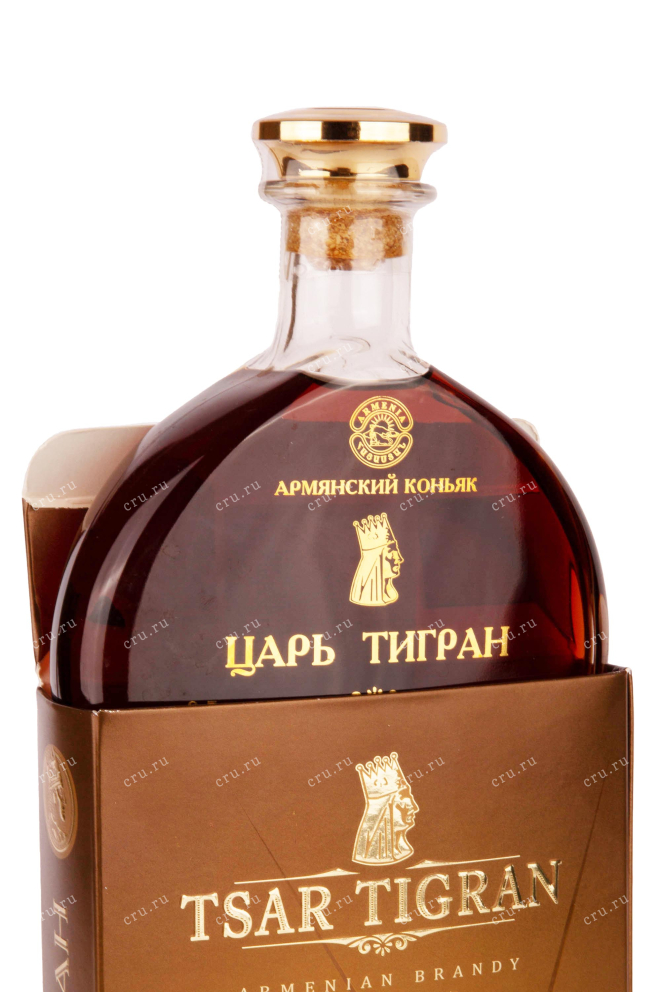 В подарочной коробке Tsar Tigran 20 years gift box 0.7 л