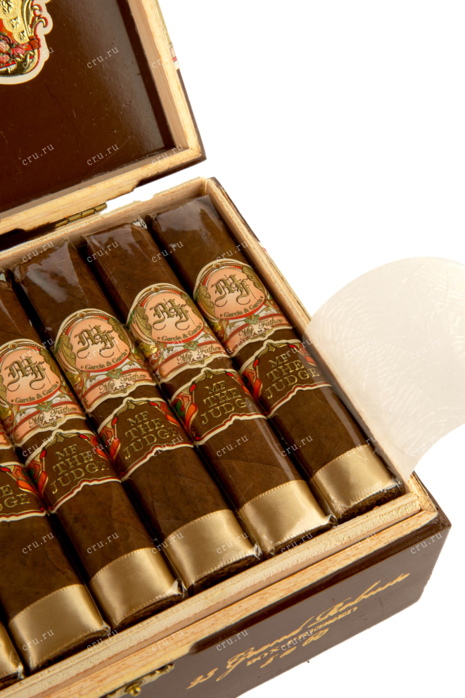 Бант сигары My Father The Judge Grand Robusto *23