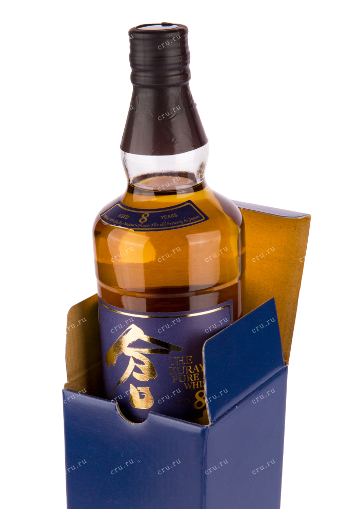 Бутылка виски The Kurayoshi Pure Malt 8 years 0.7 в подарочной коробке